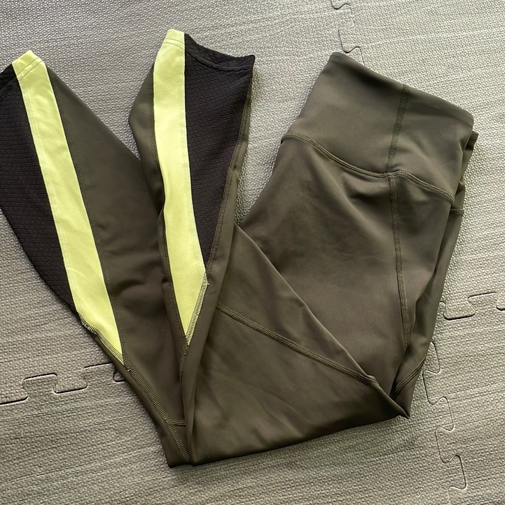Underarmor high rise heat gear leggings